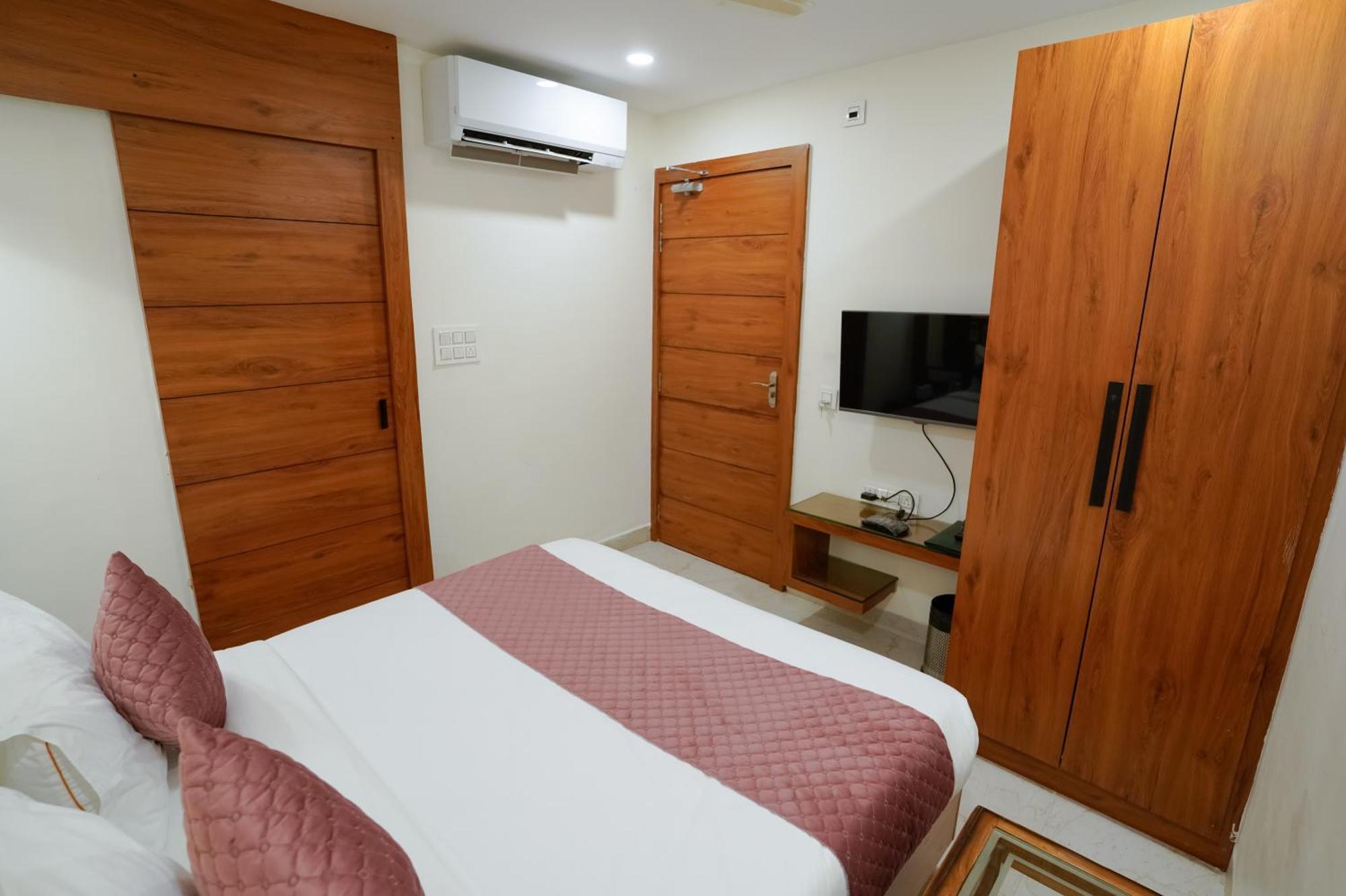 Hotel Eleven Heights โบปาล ภายนอก รูปภาพ