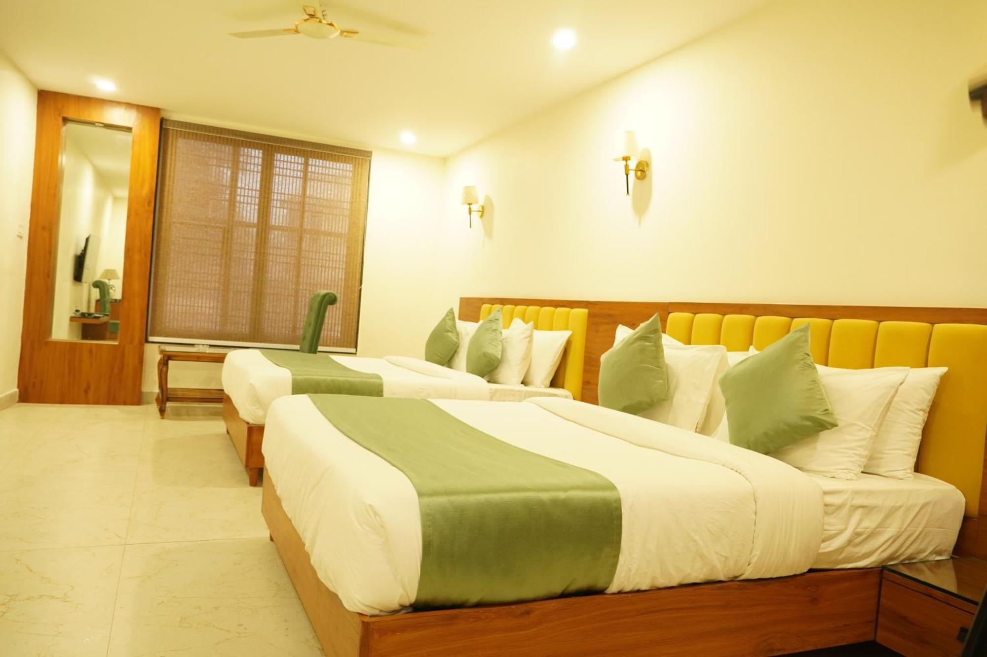 Hotel Eleven Heights โบปาล ภายนอก รูปภาพ