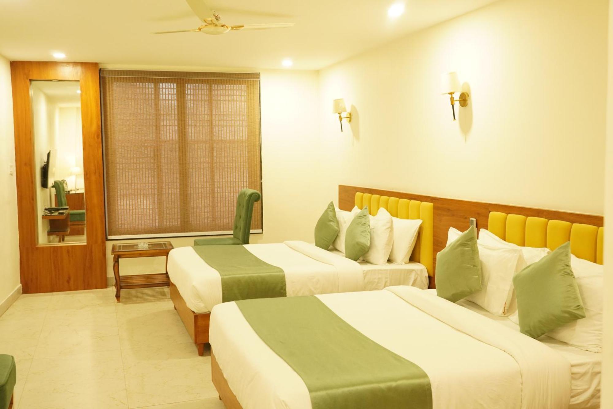 Hotel Eleven Heights โบปาล ภายนอก รูปภาพ