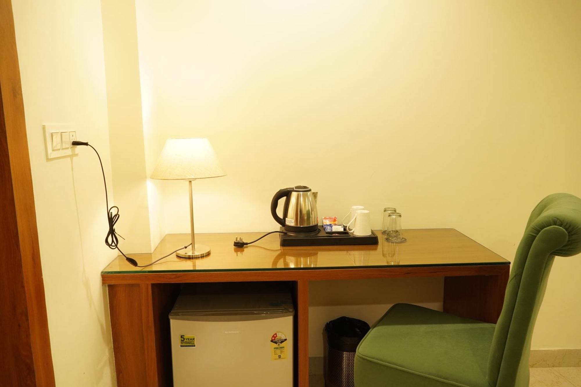 Hotel Eleven Heights โบปาล ภายนอก รูปภาพ