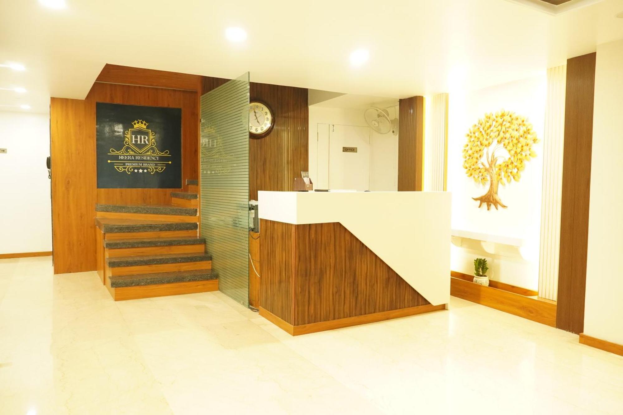 Hotel Eleven Heights โบปาล ภายนอก รูปภาพ