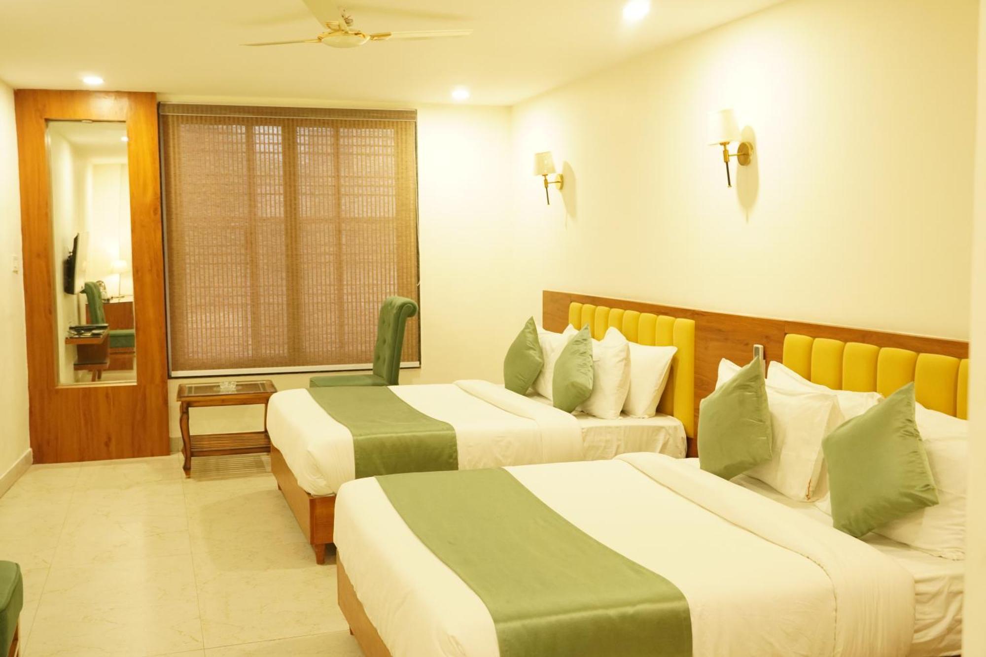 Hotel Eleven Heights โบปาล ภายนอก รูปภาพ