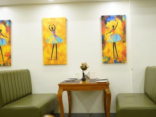 Hotel Eleven Heights โบปาล ภายนอก รูปภาพ